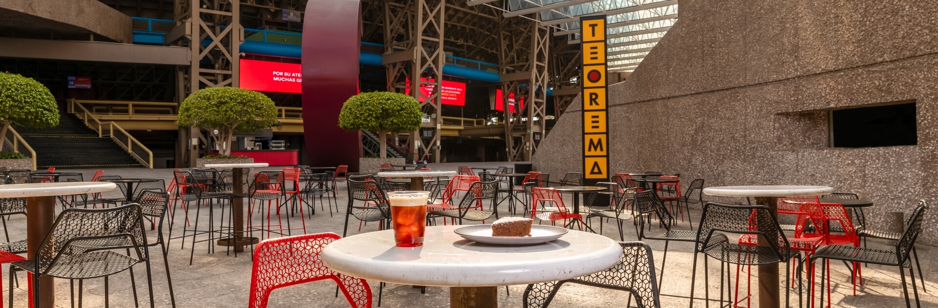 Teorema, Café